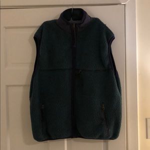 Bill’s khakis fleece vest